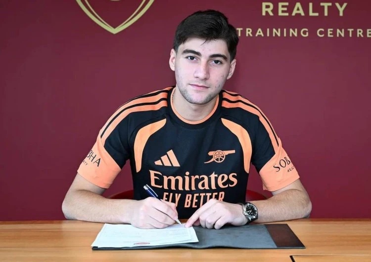 Gürcüstanlı futbolçu “Arsenal”da - RƏSMİ
