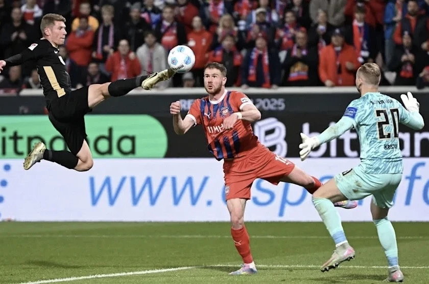 “Haydenhaym” Bundesliqada qalmağı bacarıb