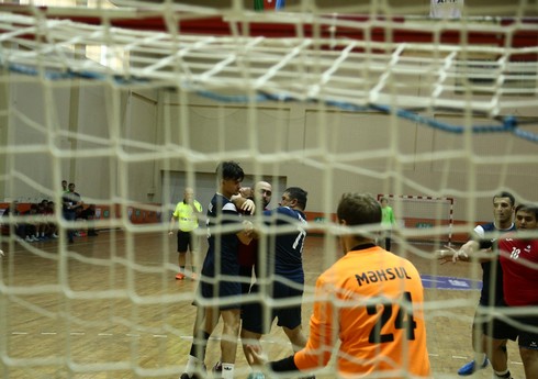 Həndbol üzrə Azərbaycan çempionatında təxirə salınmış oyunlar keçirilib