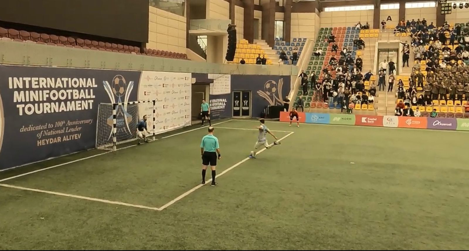 Heydər Əliyevin 100 illik yubileyi ilə bağlı minifutbol yarışının finalında FHN və DTX komandaları qarşılaşacaq