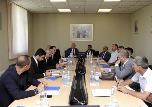 II Liqa klublarının rəhbərləri ilə görüş keçirilib