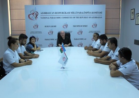 İlqar Rəhimov İslamiadadan qayıdan paralimpiyaçılarla görüşüb