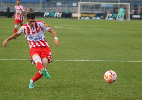 İngiltərə klubu “Srvena Zvezda”nın 18 yaşlı futbolçusunu transfer edib