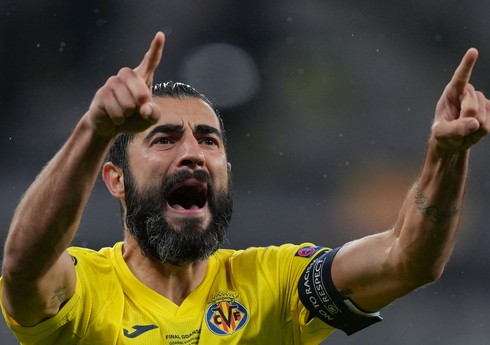 İspaniya klubu 38 yaşlı məşhur futbolçunun müqaviləsini uzadıb