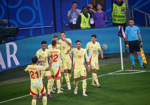 İspaniya millisi tarixi uğura imza atıb