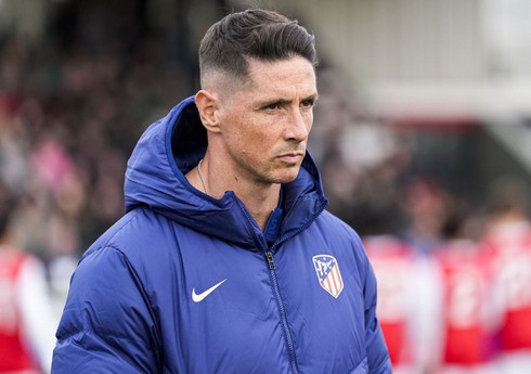 İspaniya təmsilçisi Fernando Torreslə müqavilə müddətini uzadıb