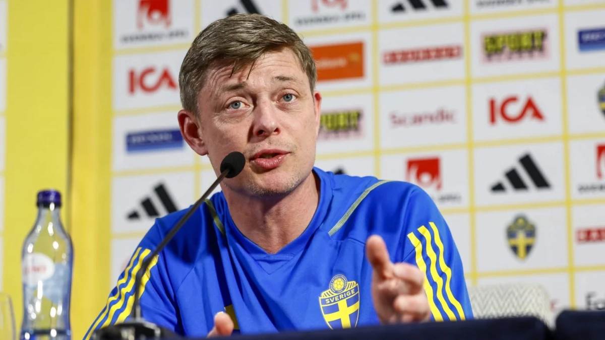 İsveç millisinin baş məşqçisi istefa verib