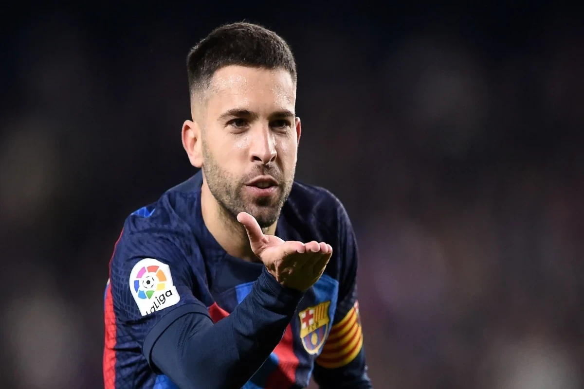 Jordi Alba mövsümün sonunda “Barselona”nı tərk edəcək