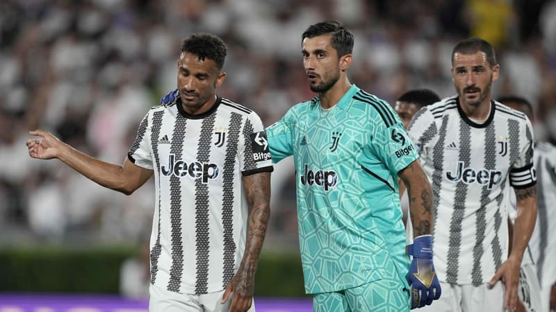 “Juventus”un şübhəli transferlərə görə 15 xalı silinib - YENİLƏNİB