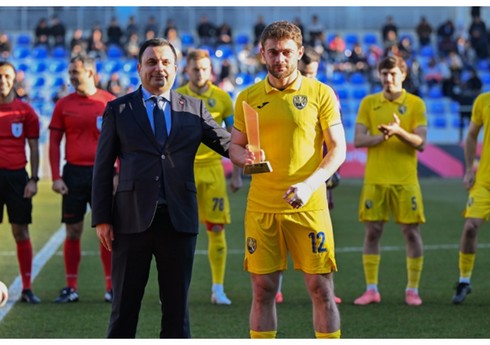 “Kəpəz” klubunun futbolçusu mükafatlandırılıb