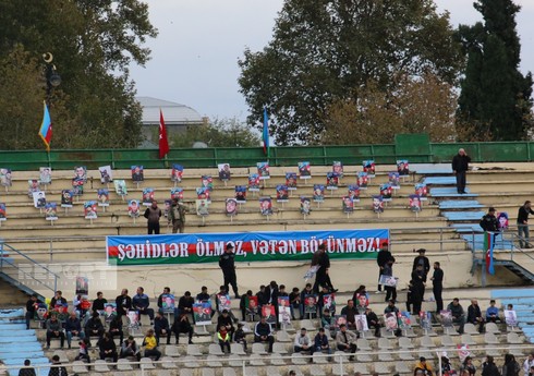 "Kəpəz" "Neftçi" ilə oyunda anlamlı jest edib