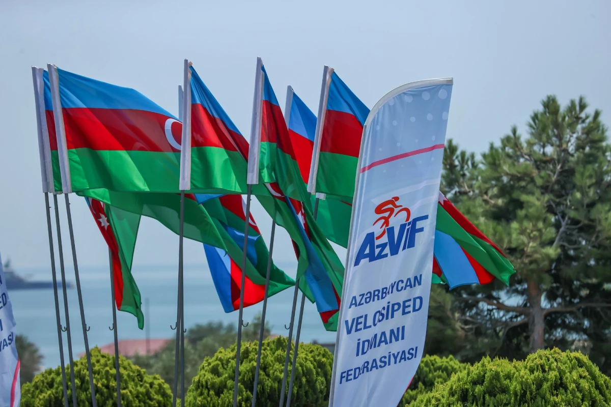 KİV nümayəndələri arasında velosiped yarışı keçirilib