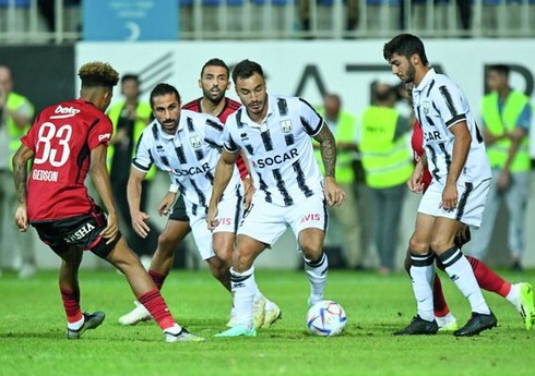 Konfrans Liqası: "Beşiktaş" - "Neftçi" oyununda birinci hissə başa çatıb - YENİLƏNİB-3