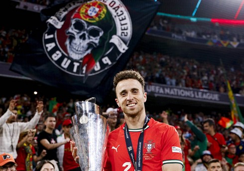 "Liverpul" klubunun və Portuqaliya yığmasının futbolçusu 28 yaşında həlak olub