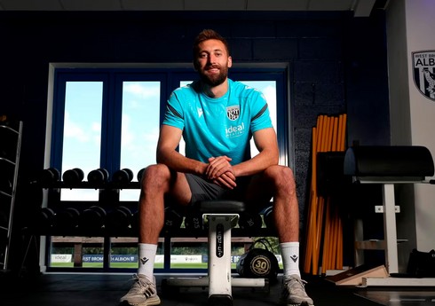 "Liverpul"un futbolçusu Çempionşip klubu ilə müqavilə imzalayıb