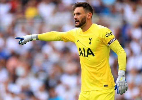 London klubu dünya çempionu olmuş qapıçının müqaviləsini ləğv edib