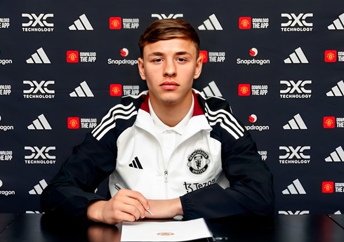 "Mançester Yunayted" 17 yaşlı Dağıstan əsilli futbolçunu transfer edib