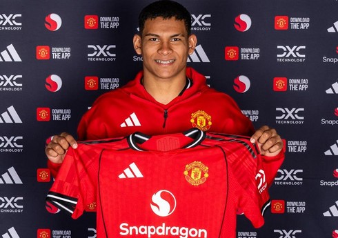 "Mançester Yunayted" 18 yaşlı futbolçunu heyətinə qatıb