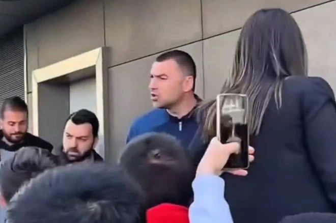 Matçdan sonra gərginlik: Azarkeş Burak Yılmazı əsəbiləşdirdi - VİDEO