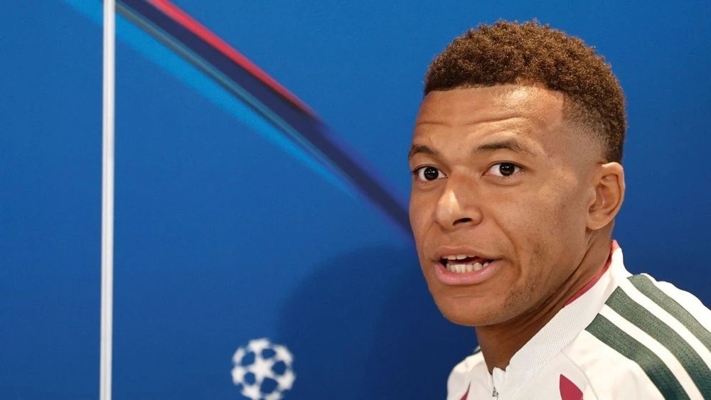 Mbappe keçmiş klubu PSJ-yə 60 min avro təzminat ödəyəcək