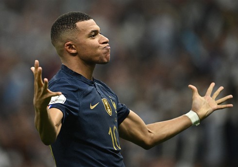 Mbappe: “Messi PSJ-də “Barselona”dakı oyunçu deyildi”
