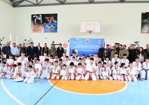 Məcburi köçkün məktəblilər arasında Ulu Öndərin 100 illiyinə həsr olunmuş turnir keçirilib