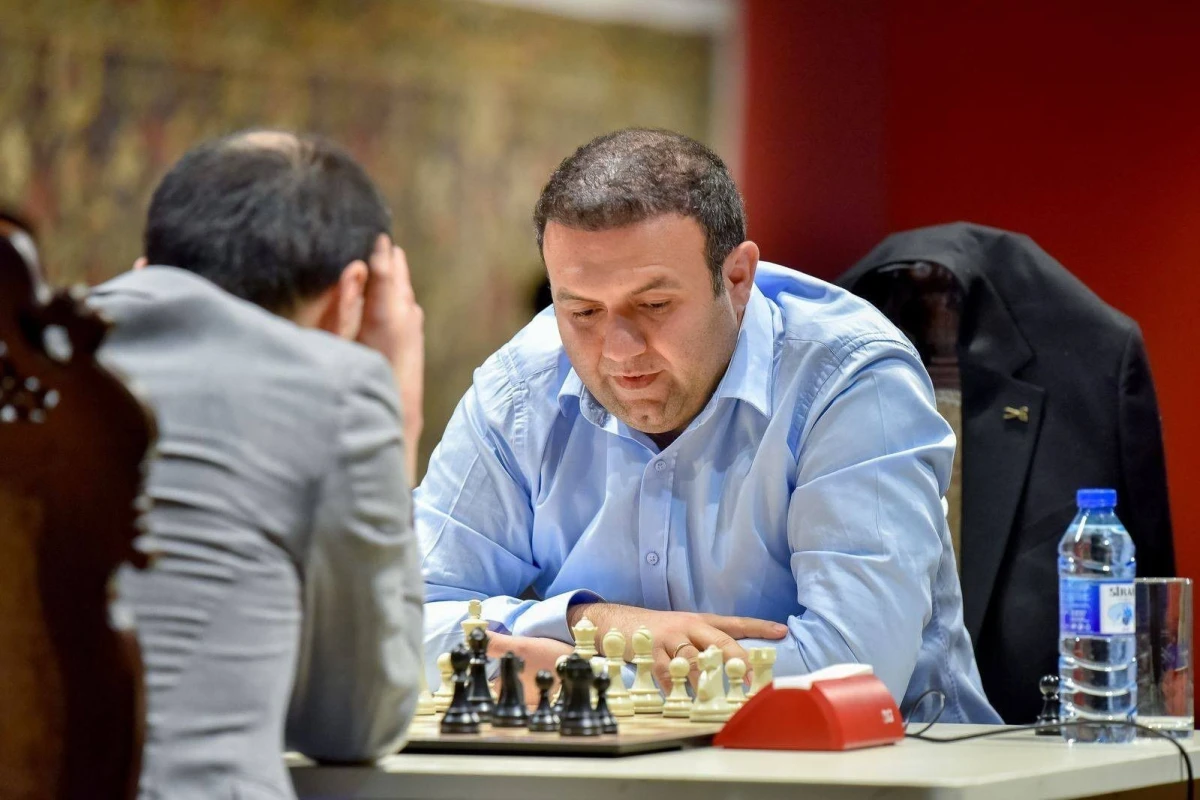 Məmmədovdan 2 qələbə, 1 heç-heçə