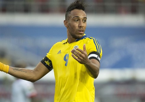 Məşhur futbolçu ölkə prezidentinin xahişi ilə milli karyerasını bərpa edib