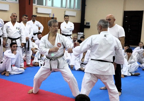 Məşhur karate ustasının rəhbərliyi ilə Bakıda seminar keçirilib