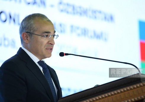 Mikayıl Cabbarov yüksək nəticə əldə etmiş qadın güləşçiləri təbrik edib