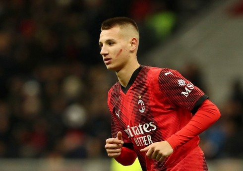 "Milan"ın 15 yaşlı futbolçusu A seriyasında debüt edərək rekorda imza atıb