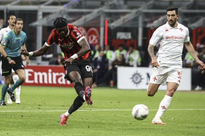 “Milan”ın qələbə həsrəti 3 matça yüksəlib - VİDEO