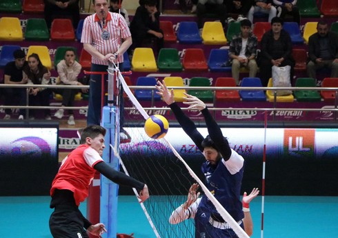 "Murov" və "Xarı bülbül" yarımfinal mərhələsinə qələbə ilə başlayıb