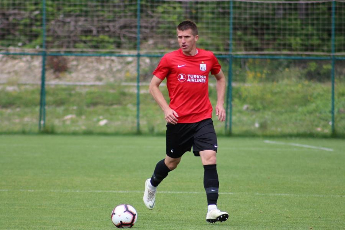 “Neftçi” heyətindəki legionerlərin bəzilərini saxlamaq niyyətindədir