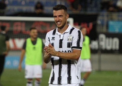 "Neftçi" legioneri ilə yollarını ayırıb