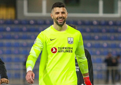 "Neftçi" xorvatiyalı qapıçısı ilə yollarını ayırıb