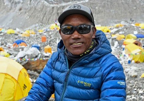 Nepallı alpinist Everesti fəth edərək özünə məxsus dünya rekordunu yeniləyib