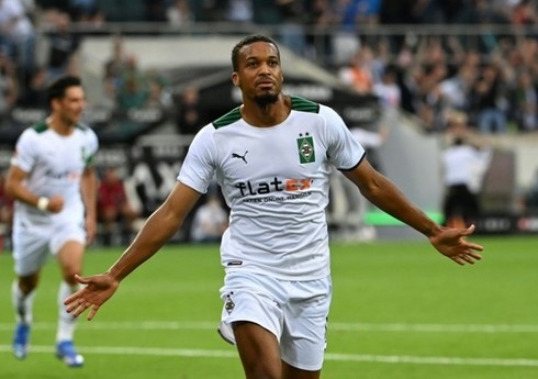 Niderland klubu "Borussiya"nın hücumçusunu transfer edib