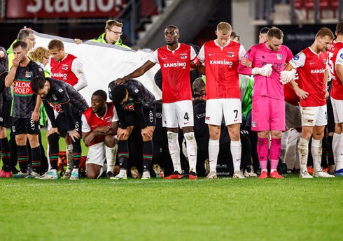 Niderland millisinin sabiq futbolçusu oyun zamanı huşunu itirib