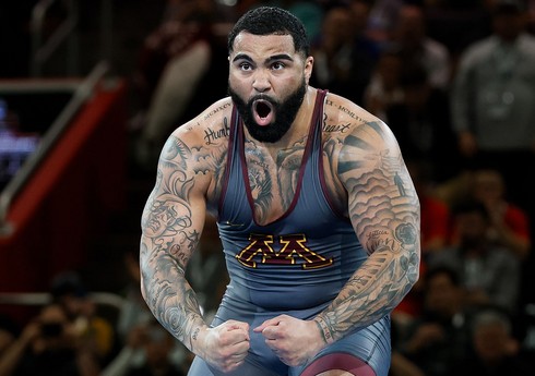 Olimpiya çempionu olan güləşçi peşəsini dəyişib