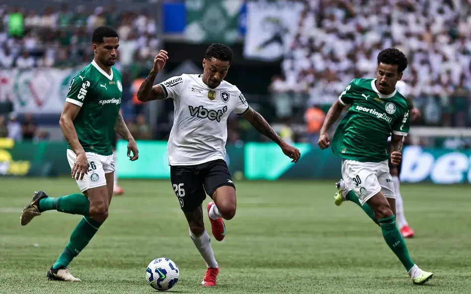 “Palmeyras” 1/4 finalda