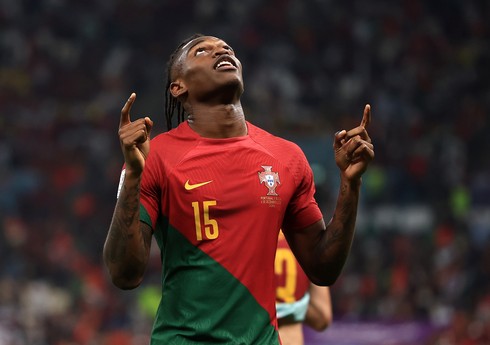 Portuqaliya millisinin hücumçusu "Barselona"ya keçmək istəyir