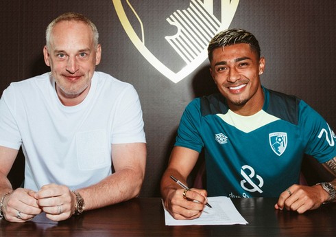 Premyer Liqa klubu "Barselona"nın futbolçusunu transfer edib