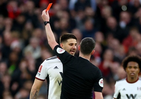 Premyer Liqa matçında hakimi itələyən futbolçuya 8 oyunluq cəza verilib