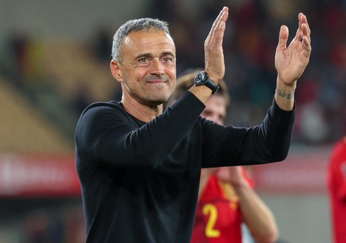 PSJ baş məşqçi Luis Enrike ilə müqavilənin müddətini uzadıb