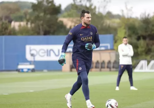 PSJ-nin qapıçısının evi qarət edilib, həyat yoldaşı xəsarət alıb