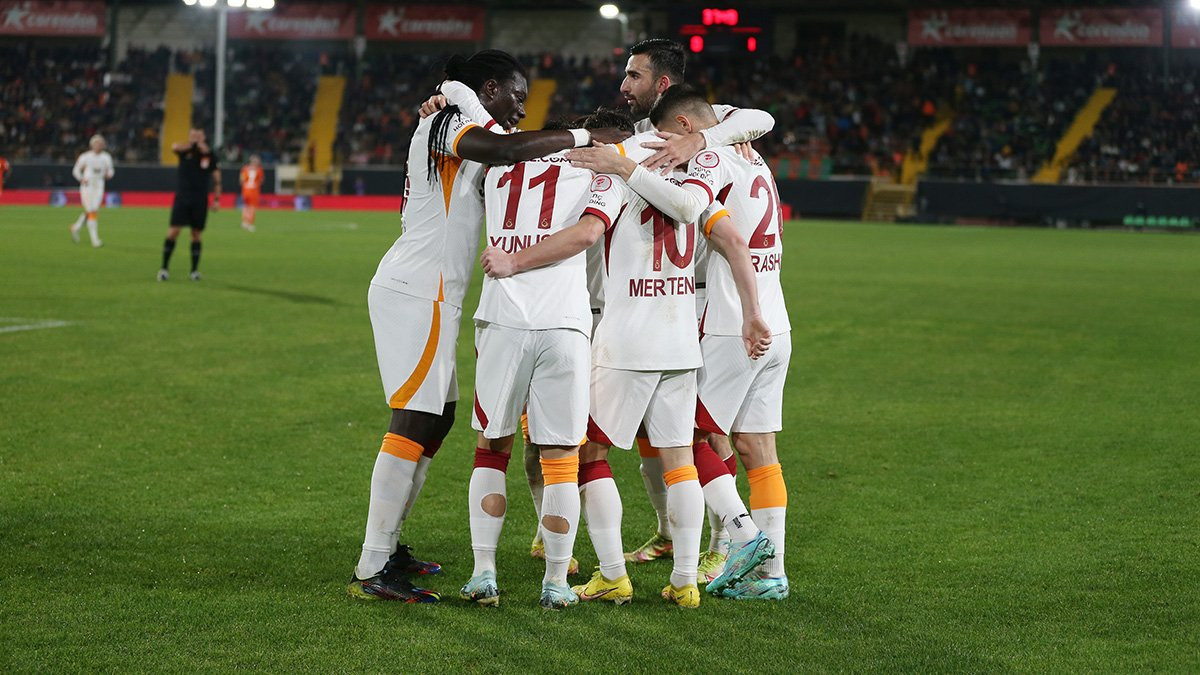 “Qalatasaray” 35 illik rekordunu təkrarlayıb