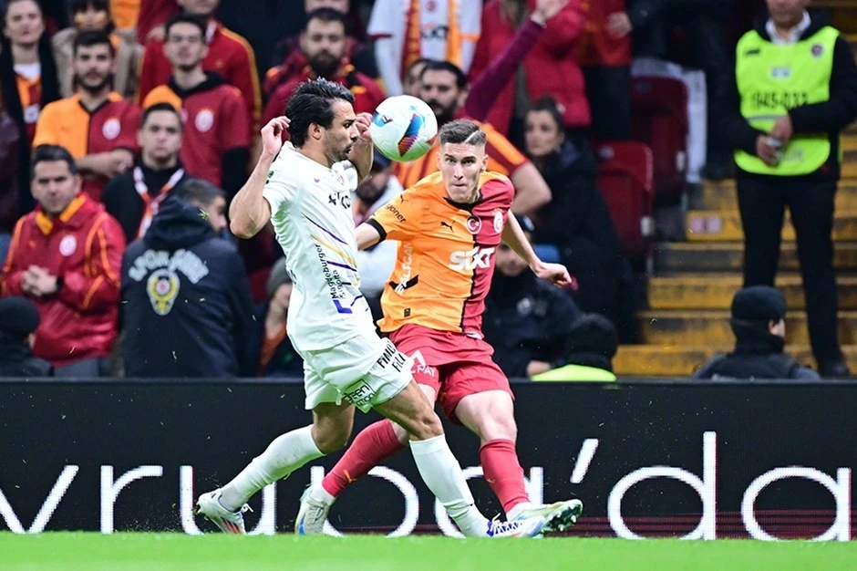 "Qalatasaray" səfərdə rəqibini darmadağın edib