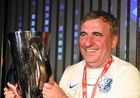 "Qalatasaray"ın əfsanəvi futbolçusu "Ayaks"ın baş məşqçisi ola bilər