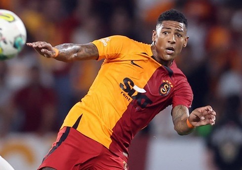 "Qalatasaray"ın futbolçusu PSV-yə keçib